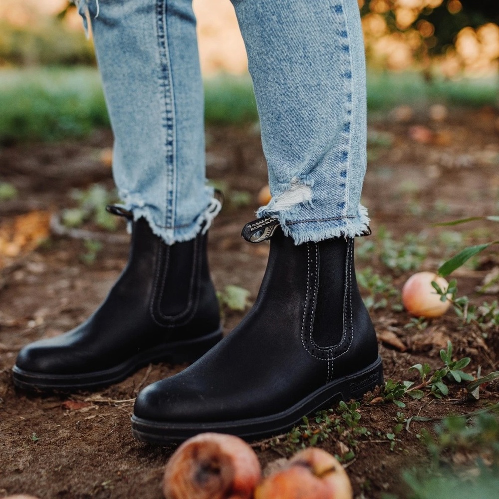 NWOT High Top Blundstones 7.5 US/5.5 AUS Black